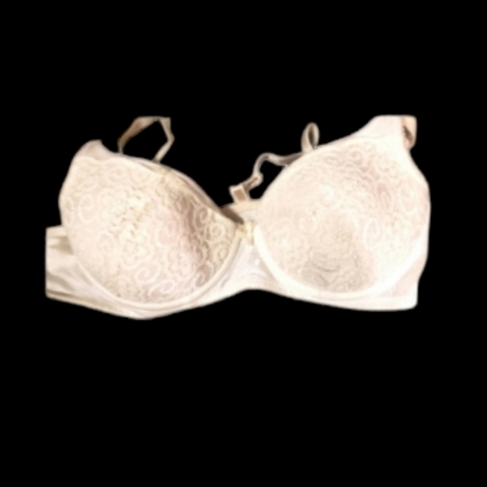 Vintage cream lace underwire 38C bestform